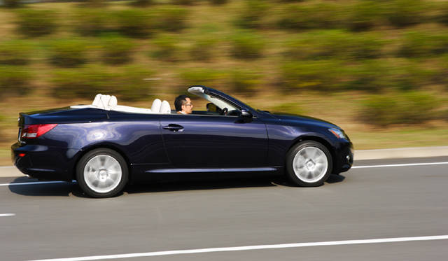 <em>LEXUS IS250C｜レクサス IS250C</em>