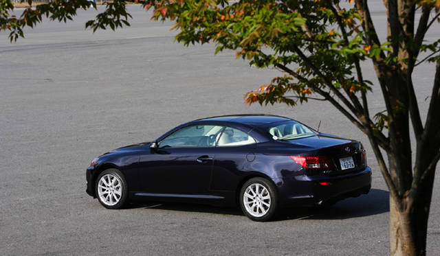 <em>LEXUS IS250C｜レクサス IS250C</em>