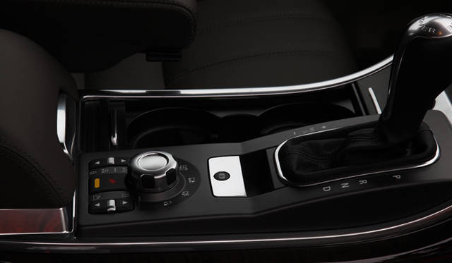 <em>RANGE ROVER VOGUE｜レンジローバーヴォーグ</em>