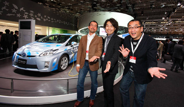 TOKYO MOTOR SHOW 2009｜東京モーターショー2009　左から自動車ジャーナリストの小川フミオ氏、島下泰久氏、渡辺敏史氏