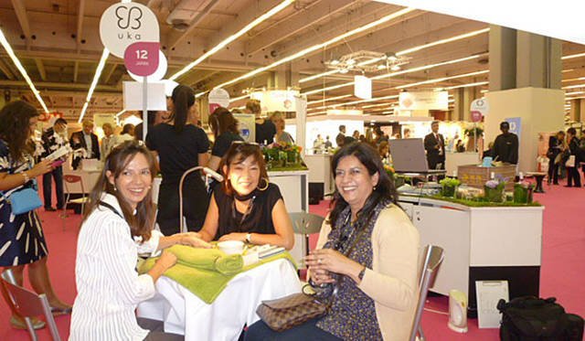 渡邉季穂｜ビューティエキスポ「ビヨンドビューティ パリ」にuka登場（前編）<br>インドとイタリアのジャーナリストさん