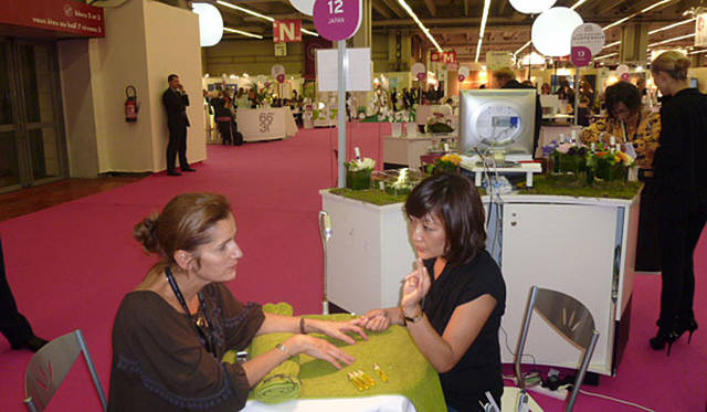 渡邉季穂｜ビューティエキスポ「ビヨンドビューティ パリ」にuka登場（前編）<br>審査委員長のバレリーさん