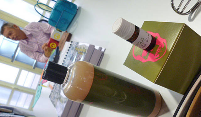 渡邉季穂｜ビューティエキスポ「ビヨンドビューティ パリ」にuka登場（前編）<br>ルシアン・ペラフィネさんのオフィスにて