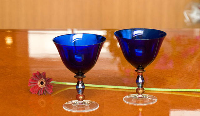 和気雅美│花器の選び方　青色コンポートは食器ですが、ときには花器として代用