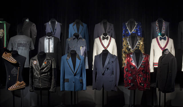 祐真朋樹｜CRYSTALLIZED™-Swarovski Elements</br>トルソー近影2。