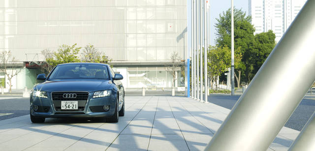 Audi A5｜アウディ A5 × 小泉里子