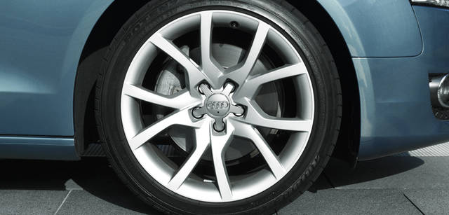 Audi A5｜アウディ A5 × 小泉里子