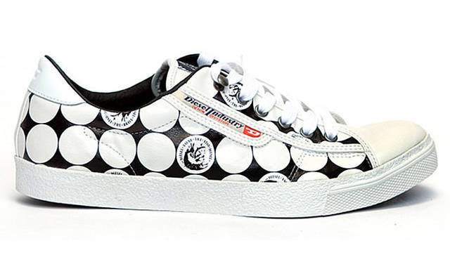 DIESEL｜ディーゼル　2010年春夏プレビューコレクション“Rockin’Dots”