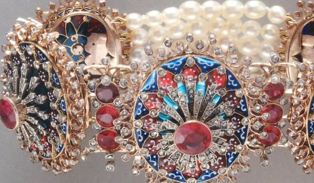 <em>Boucheron｜ブシュロン</em>