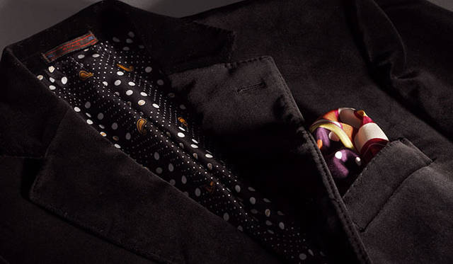 <strong>ETRO｜エトロ</strong>　ポケットチーフ1万4700円（シルク100％）