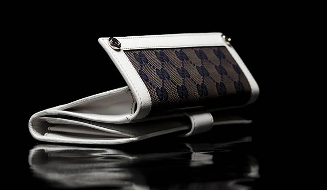 <b>GUCCI｜グッチ</b>  「クリスタルGG」ウォレット 5万5650円