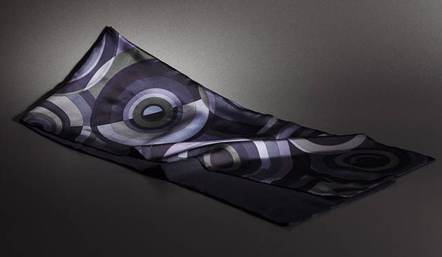 <strong>ETRO│エトロ</strong>　ショール3万4650円（シルク100％／ウール70％・シルク30％）