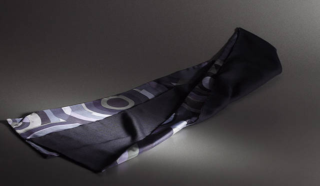 <strong>ETRO│エトロ</strong>　ショール3万4650円（シルク100％／ウール70％・シルク30％）