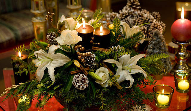 和気雅美│枯れた実もの、雪が積もったような松ぼっくり<b>──</b>雪の下からのぞく凍った大地の色のようなキャンドルをアクセントに