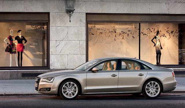 <em>Audi A8｜アウディ A8</em>