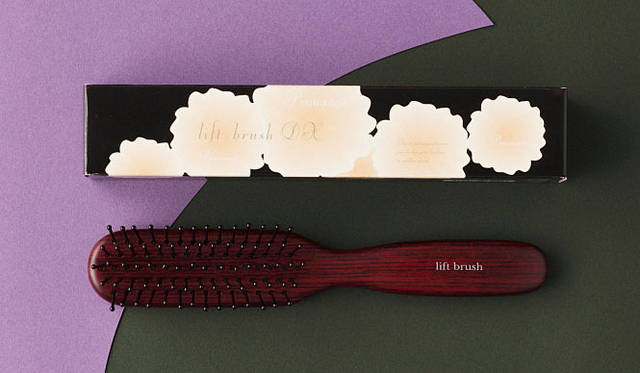 ベスト・コスメ 藤原美智子選・番外編｜「ポアンジュリフトブラシDX」（アイビオ化粧品） http://www.i-bio.jp/