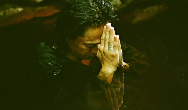 MOVIE｜ 『蘇りの血』　© 「蘇りの血」製作委員会