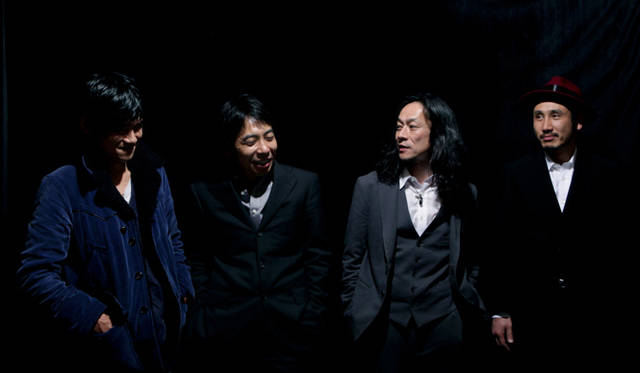 MOVIE｜ 『蘇りの血』　左から伊賀大介さん、豊田利晃監督、中村達也さん、渋川清彦さん