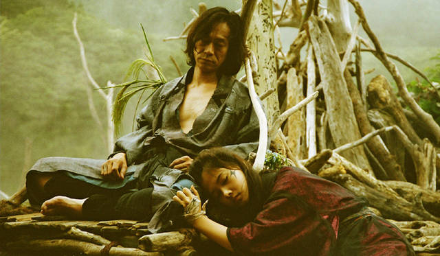 MOVIE｜ 『蘇りの血』　© 「蘇りの血」製作委員