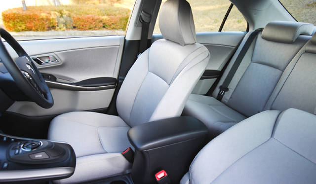 <em>TOYOTA SAI｜トヨタ・サイ</em>