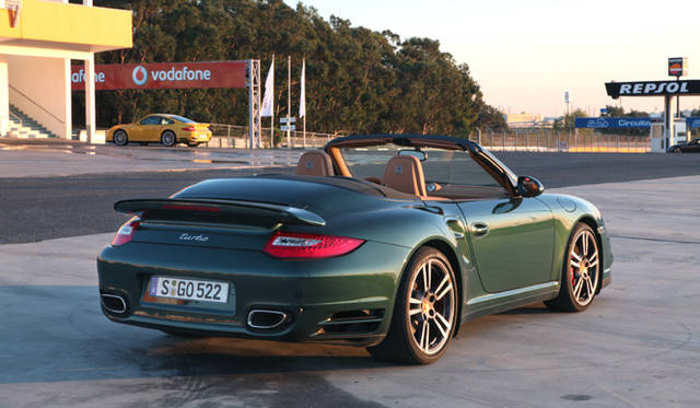 <em>PORSCHE 911 turbo｜ポルシェ 911 ターボ</em>