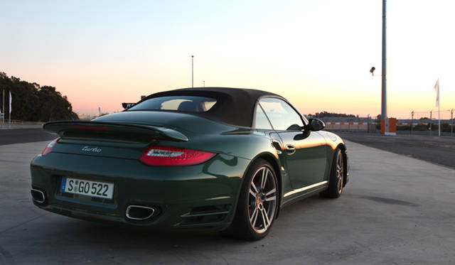 <em>PORSCHE 911 turbo｜ポルシェ 911 ターボ</em>