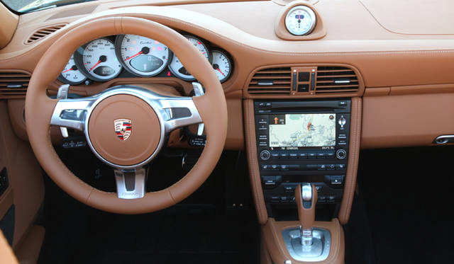 <em>PORSCHE 911 turbo｜ポルシェ 911 ターボ</em>