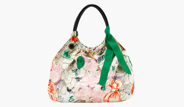 <b>STELLA McCARTNEY</b>｜軽やかに持ちたいコットン素材。フラワープリントトートバッグ [W47×H31×D7cm] 7万7700円（ステラ マッカートニー／ユニット＆ゲスト）