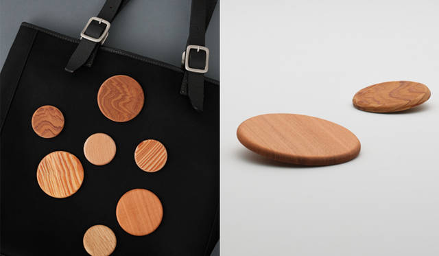 <b>moretrees｜モア・トゥリーズ ブローチ</b><br>素材｜スギ、マツ、ナラ、ブナ、サクラなど、サイズ｜50φ／70φ、デザイン｜熊谷有記、価格｜2310円／2520円