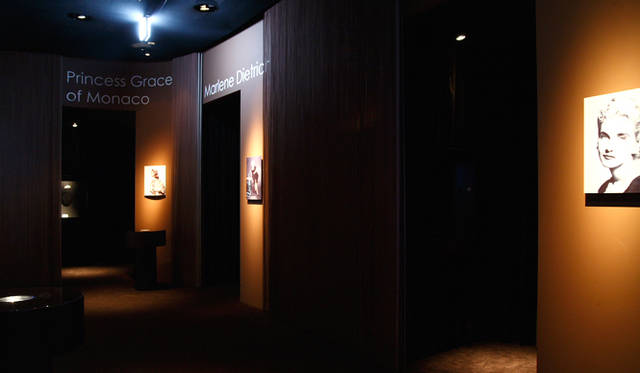 <em>Van Cleef & Arpels｜ヴァン クリーフ＆アーペル</em>　カトリーヌ･ドヌーヴやマレーネ・ディートリッヒなどのアーカイブが展示された部屋の数々。