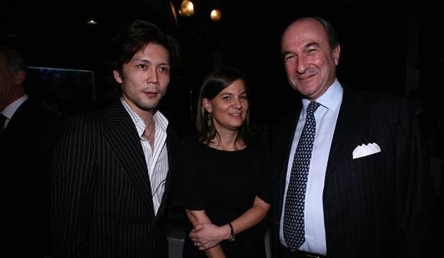 左から｜バレエダンサーの熊川哲也さん、サルヴァトーレ フェラガモ イタリア リテイルマネージャーイタリア アンジェリカ・ヴィスコンティさん、サルヴァトーレ フェラガモ イタリア CEO ミケーレ・ノルサさん