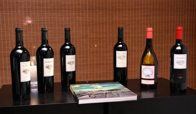 会場ではイル・ボッロのワインも振る舞われた。