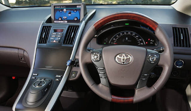 <b>TOYOTA SAI｜トヨタ・サイ</b>