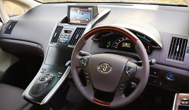 <b>TOYOTA SAI｜トヨタ・サイ</b>