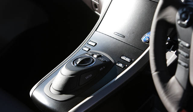 <b>TOYOTA SAI｜トヨタ・サイ</b>