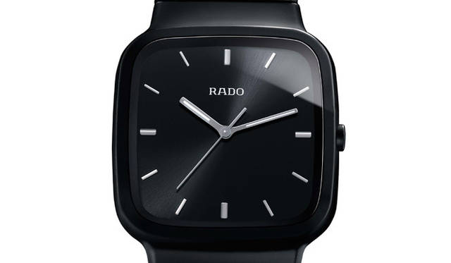    「r5.5」クォーツ、マットセラミックスケース＆ブレスレット×チタニウム製バックル、30万8700円