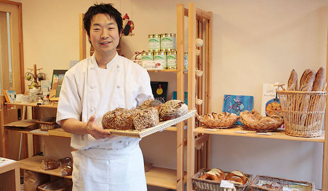 ショーマッカー｜ドイツでのパン修行は約2年。「向こうで学んだパンの製法そのままで、いっさいアレンジなしでつくっています」と清水シェフ