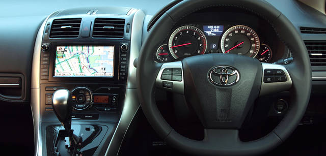 <em>TOYOTA BLADE｜トヨタ ブレイド</em>