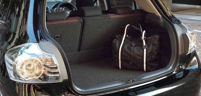 <em>TOYOTA BLADE｜トヨタ ブレイド</em>