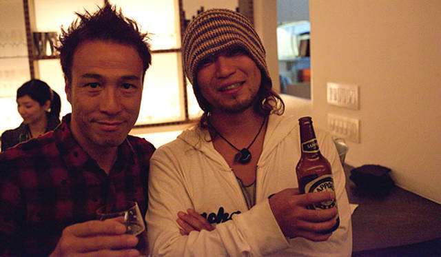 きき酒師／日本酒ソムリエ チズコ│BohemianをつくりあげているPlay Earthのメンバーの奥原悠一氏（右）とやる気のスイッチ！　実践セミナー、世界一やさしい成功法則の本で大人気の山崎拓巳氏（左）