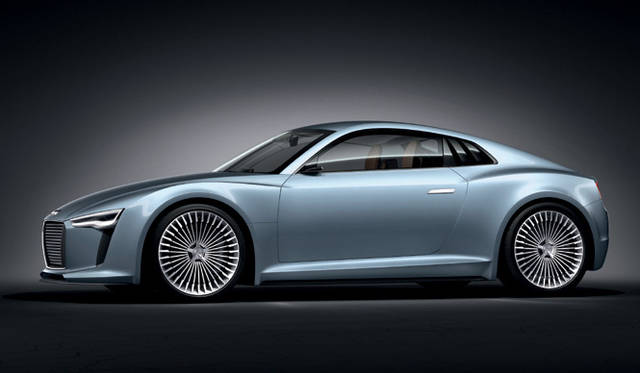 <em>AUDI e-Tron｜アウディ eトロン</em>