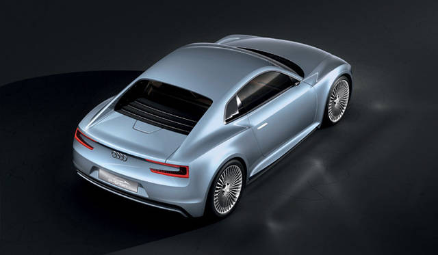 <em>AUDI e-Tron｜アウディ eトロン</em>