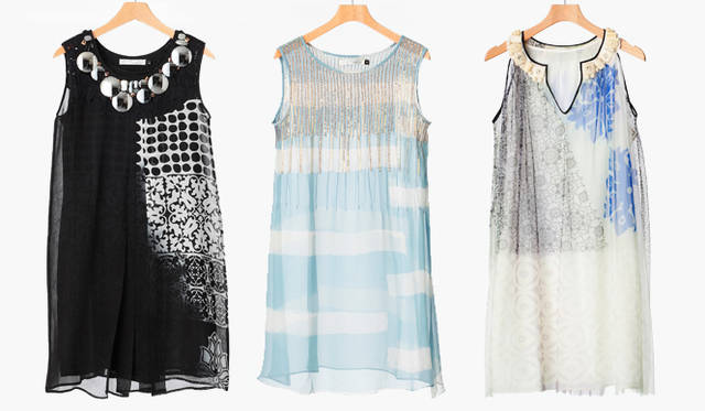 エ<br />  スニックなテイスト溢れるテキスタイルと、ビジューやスパンコールを散りばめたデザインがマッチ。左から、黒ワンピース3万3600円、水色ワンピース2万6250円、青ワンピース2万6250円（すべてニッキー マハジャン／ユナイテッドアローズ 原宿本店 ウィメンズ館　Tel. 03-3479-8176）
