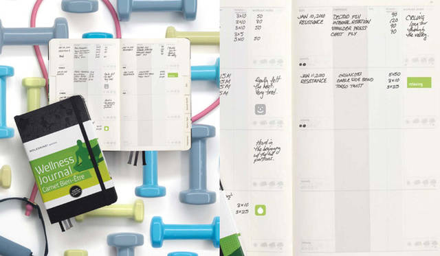 モレスキン│ウェルネス ジャーナル<br>目標、運動記録、試合結果、インスピレーションなど、ジャンルに分けて記録できるフォーマット。旬の食べ物カレンダー、カロリー表、単位換算表も情報ページに掲載