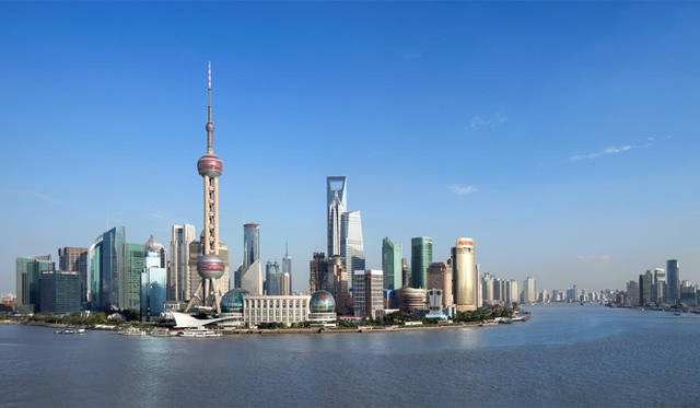 INTERVIEW｜The Peninsula Hotels General Managers Talks　ザ・ペニンシュラ上海からの景観