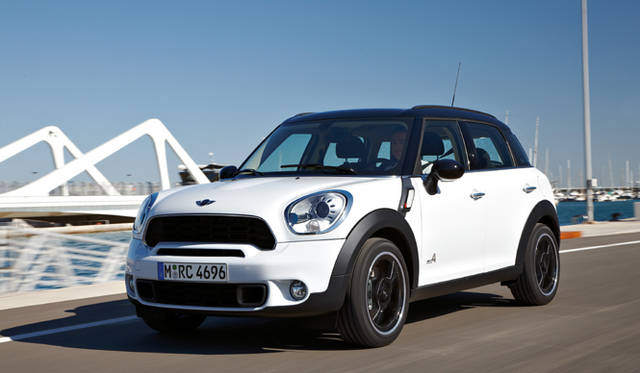<em>MINI Countryman｜ミニ カントリーマン</em>