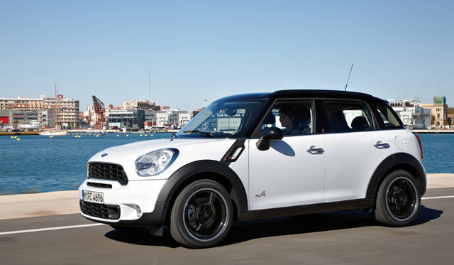 <em>MINI Countryman｜ミニ カントリーマン</em>