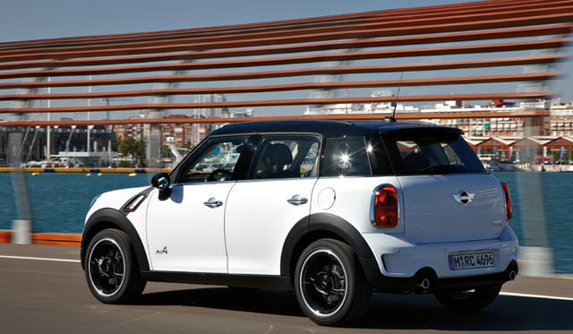 <em>MINI Countryman｜ミニ カントリーマン</em>