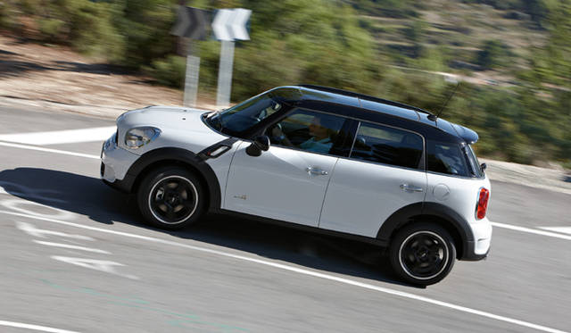 <em>MINI Countryman｜ミニ カントリーマン</em>
