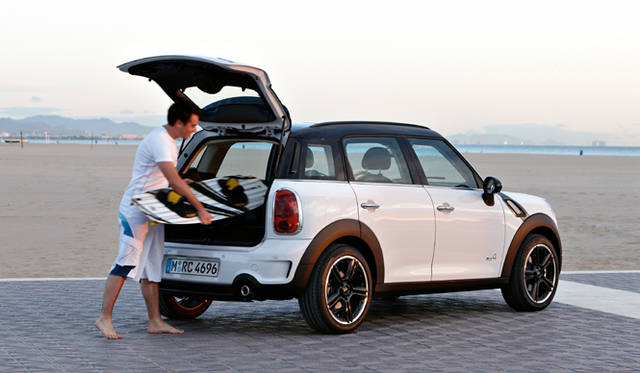 <em>MINI Countryman｜ミニ カントリーマン</em>